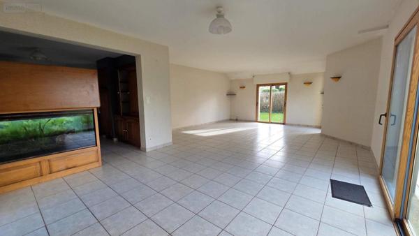 Maison à vendre à Noyal-sur-Vilaine en Ille-et-Vilaine (35530), ref : 019/5524 MCB Centre ville