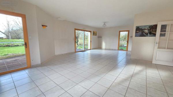 Maison à vendre à Noyal-sur-Vilaine en Ille-et-Vilaine (35530), ref : 019/5524 MCB Centre ville