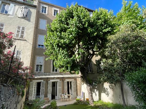 Immeuble de rapport rue BROCHIER 13005, R+4,  8 appartements, surface 350 m² environ.