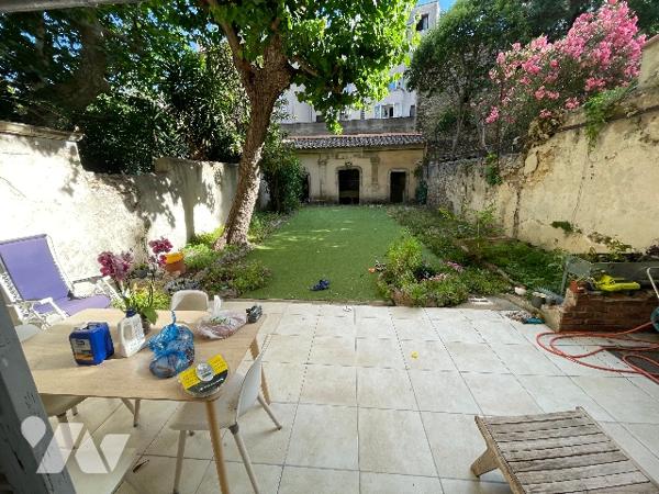 Immeuble de rapport rue BROCHIER 13005, R+4,  8 appartements, surface 350 m² environ.