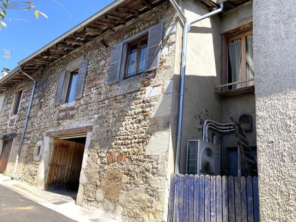 Maison à vendre à Villieu-Loyes-Mollon dans l'Ain (01800), ref : VM1523-01032
