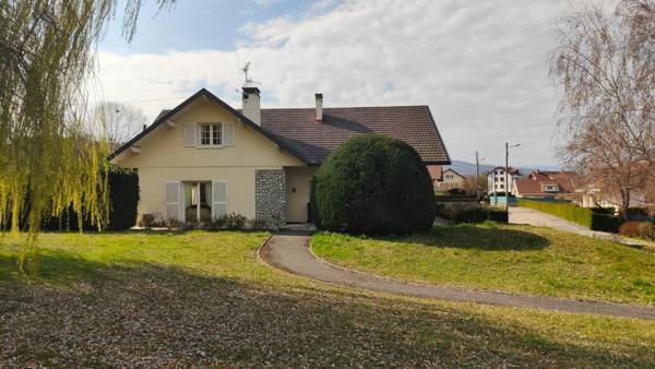 Elégante maison traditionnelle de 181 m² et 1553 m² terrain constructible