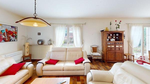 Elégante maison traditionnelle de 181 m² et 1553 m² terrain constructible