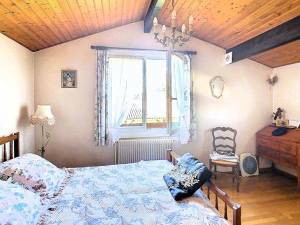 Maison de 5 pièces et 121 m2 sur beau terrain avec lot détachable