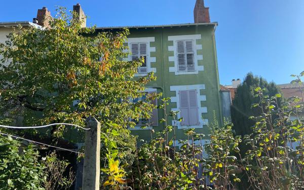 Maison à vendre    8 pièces • 222 m2 Limoges