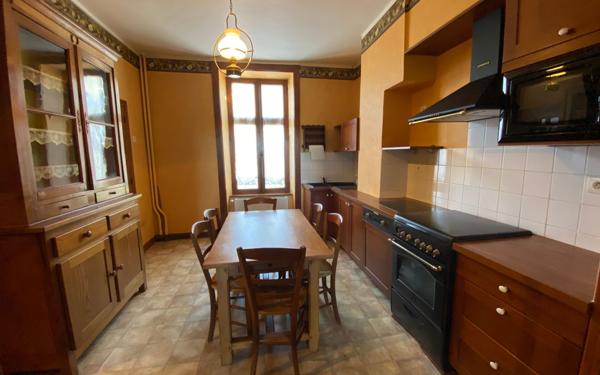 Maison à vendre    8 pièces • 222 m2 Limoges