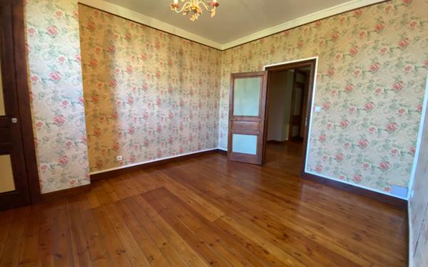 Maison à vendre    8 pièces • 222 m2 Limoges