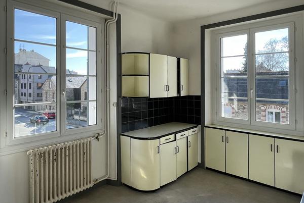 Maison T10 à vendre - 190 m² (réf : AM-OG26029u)