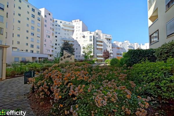 Appartement
         4 pièces
        - 97 m² 169 000 € *