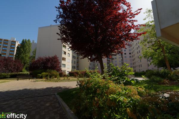 Appartement
         4 pièces
        - 97 m² 169 000 € *