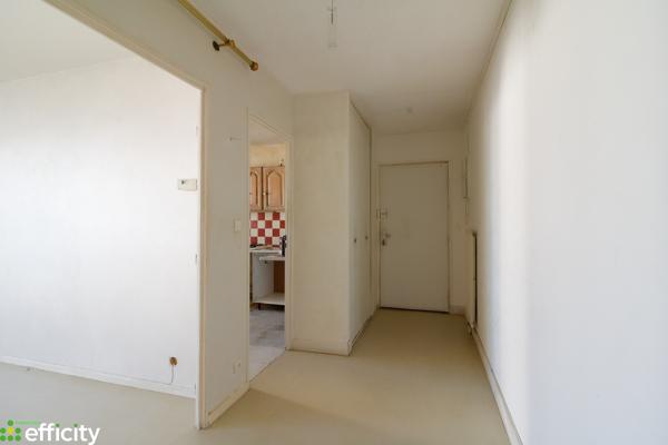 Appartement
         4 pièces
        - 97 m² 169 000 € *