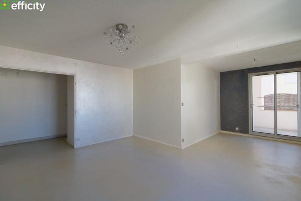 Appartement
         4 pièces
        - 97 m² 169 000 € *