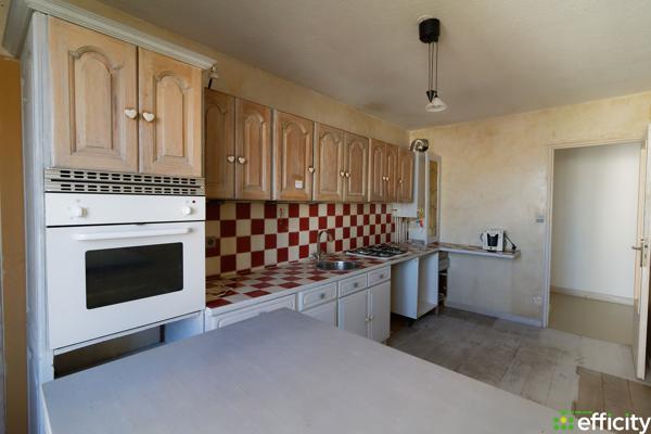 Appartement
         4 pièces
        - 97 m² 169 000 € *