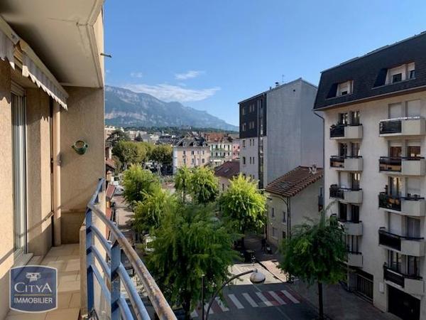 Appartement à louer 2 pièces 57.51m²