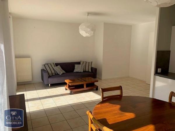Appartement à louer 2 pièces 57.51m²