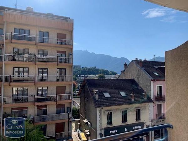 Appartement à louer 2 pièces 57.51m²