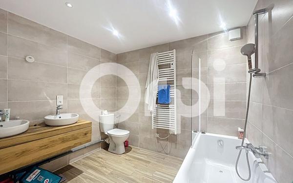 Maison à vendre    5 pièces •  Cosnac