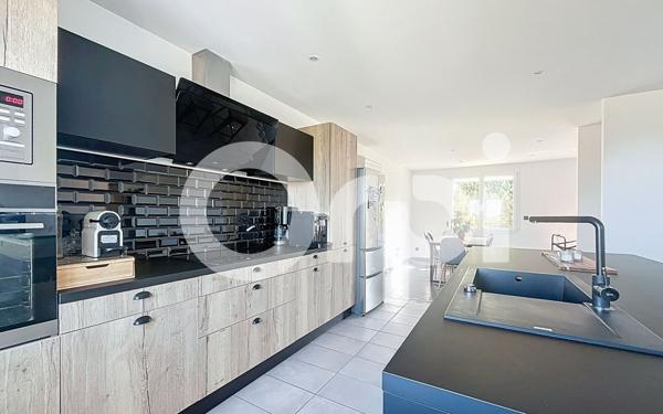 Maison à vendre    5 pièces •  Cosnac