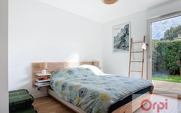 Appartement à vendre    2 pièces • 42,90 m2 Issy-les-Moulineaux