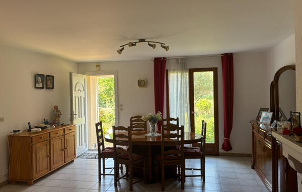 Maison familiale de 104 m2 avec grand jardin de 1100 m2 au centre de Mios