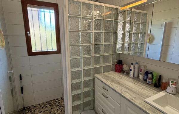 Maison familiale de 104 m2 avec grand jardin de 1100 m2 au centre de Mios