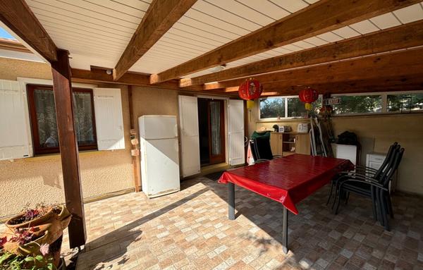 Maison familiale de 104 m2 avec grand jardin de 1100 m2 au centre de Mios