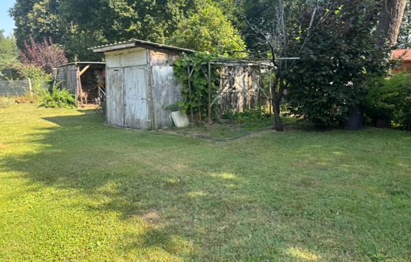 Maison familiale de 104 m2 avec grand jardin de 1100 m2 au centre de Mios