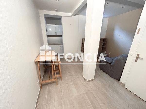 Location Local commercial 1 pièce 21.7 m² - 22 AVENUE VICTOR HUGO Bourg La Reine 92340