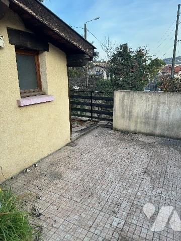 A RIVE-DE-GIER (Loire), 1 route de Farnay, maison d'habitation.