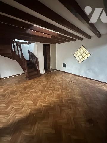 A RIVE-DE-GIER (Loire), 1 route de Farnay, maison d'habitation.