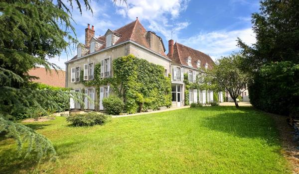 Grande maison historique avec un grand potentiel de chambres d'hôtes