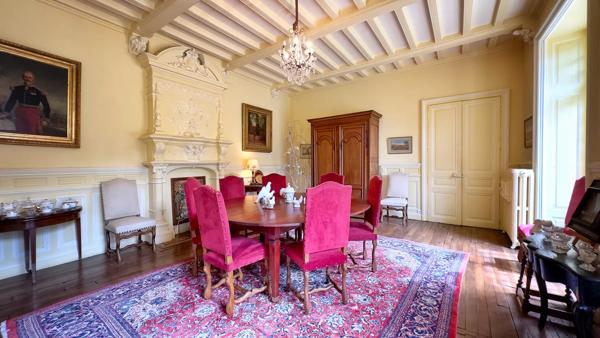 Grande maison historique avec un grand potentiel de chambres d'hôtes