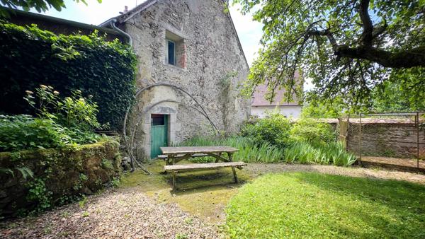 Grande maison historique avec un grand potentiel de chambres d'hôtes