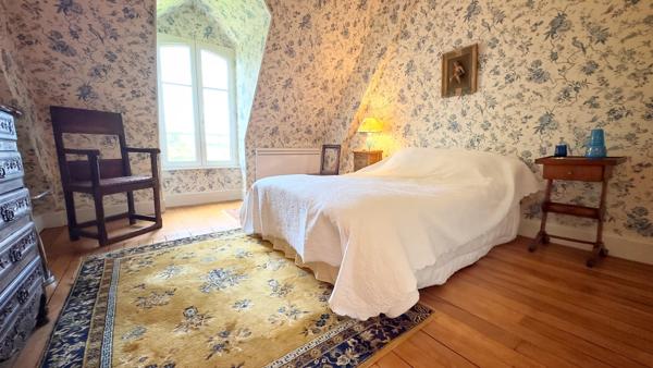 Grande maison historique avec un grand potentiel de chambres d'hôtes