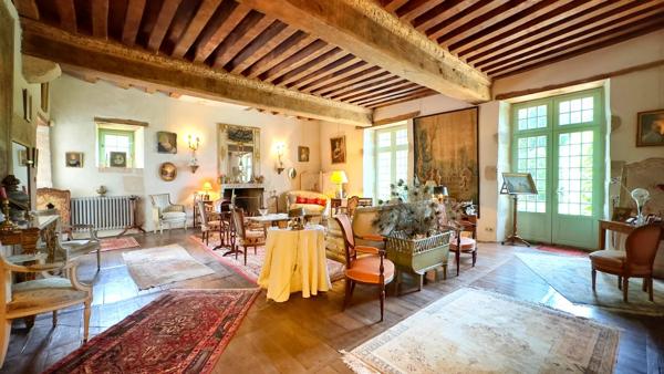 Grande maison historique avec un grand potentiel de chambres d'hôtes