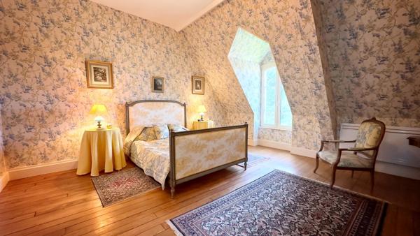 Grande maison historique avec un grand potentiel de chambres d'hôtes