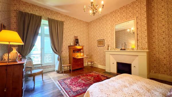 Grande maison historique avec un grand potentiel de chambres d'hôtes