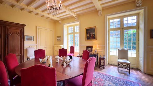 Grande maison historique avec un grand potentiel de chambres d'hôtes
