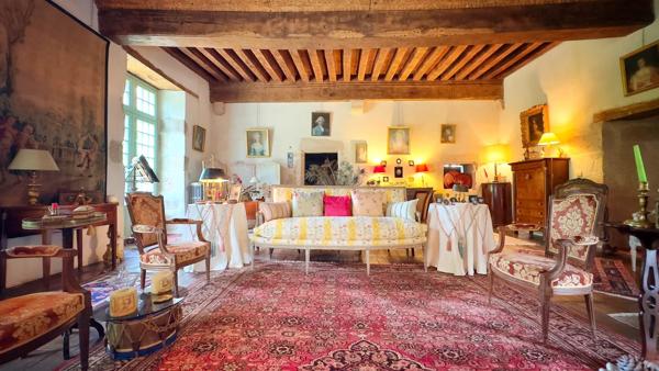 Grande maison historique avec un grand potentiel de chambres d'hôtes