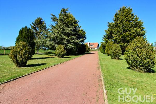 Propriété de 187 m² - 5 chambres - 7 500 m² de terrain.