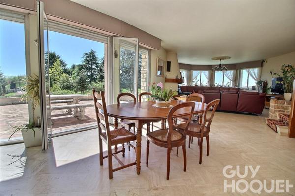 Propriété de 187 m² - 5 chambres - 7 500 m² de terrain.