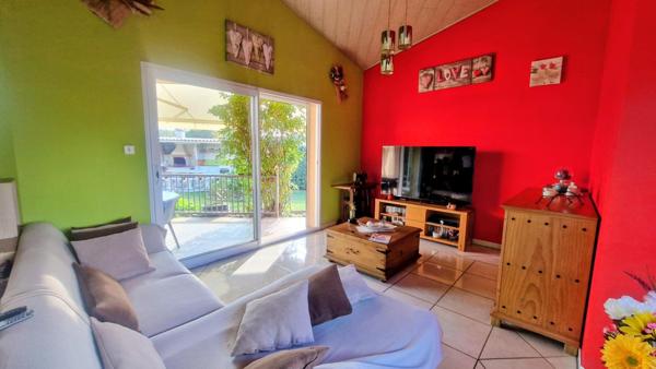 Maison de plain-pied de 2011 avec dépendance, piscine (2021), double garage – Terrain 1 240 m² – Quartier résidentiel très calme à Faugerolles