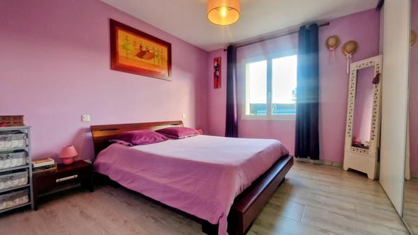 Maison de plain-pied de 2011 avec dépendance, piscine (2021), double garage – Terrain 1 240 m² – Quartier résidentiel très calme à Faugerolles