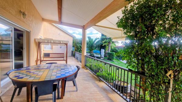 Maison de plain-pied de 2011 avec dépendance, piscine (2021), double garage – Terrain 1 240 m² – Quartier résidentiel très calme à Faugerolles