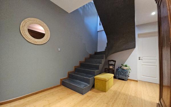 Maison à vendre    5 pièces • 128,48 m2 Saint-Étienne