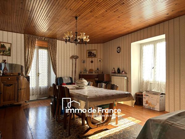 Ensemble immobilier - Maison d'habitation et dépendance à rénover - La Rouquette