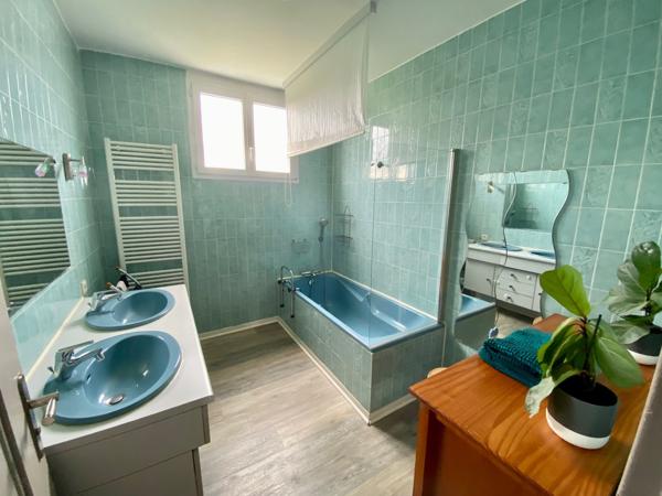 LIMOGES – MAISON 8 PIECES – 170 m2 – 219 000 €