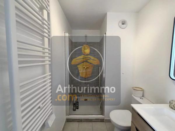 Vente                                                      Appartement
                        
                     4 pièces                      84 m2                     à Ormesson-sur-Marne