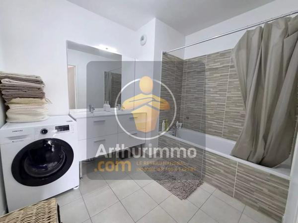 Vente                                                      Appartement
                        
                     4 pièces                      84 m2                     à Ormesson-sur-Marne