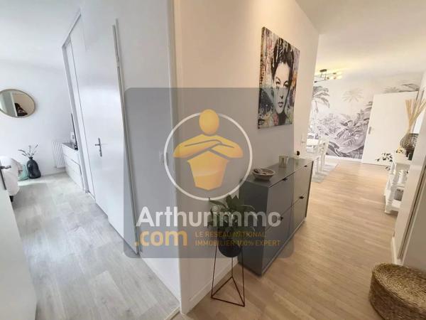 Vente                                                      Appartement
                        
                     4 pièces                      84 m2                     à Ormesson-sur-Marne
